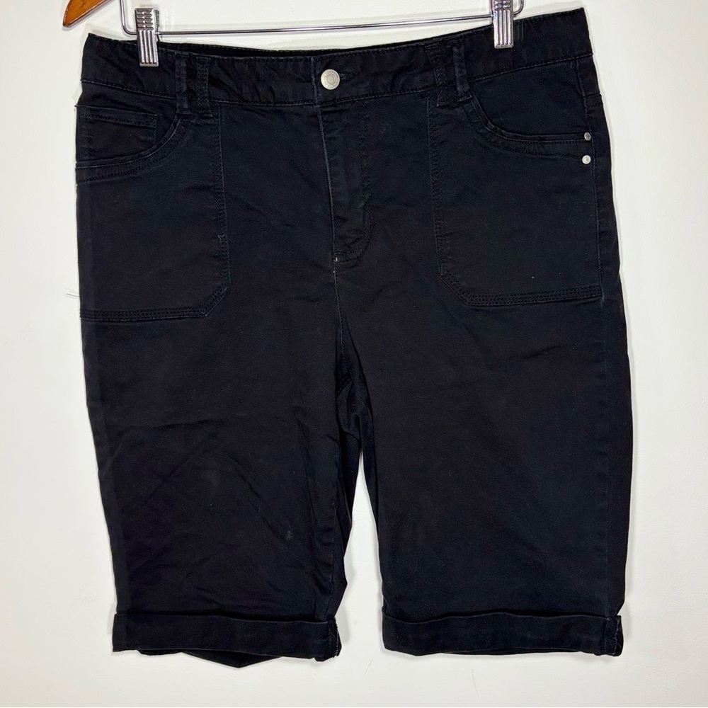 Jaclyn Smith Size 16 Black Bermuda‎ Shorts